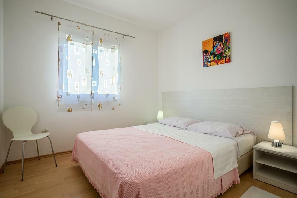 Apartments Jelena Ražanj Buitenkant foto