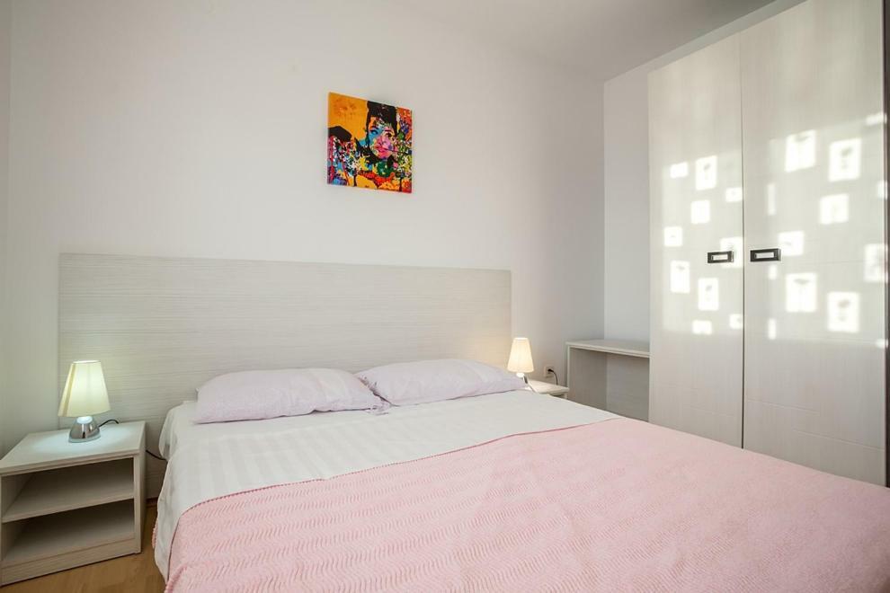 Apartments Jelena Ražanj Buitenkant foto